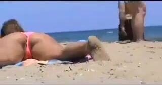 You Like my holes on the beach?)