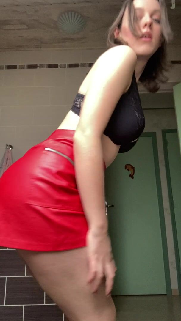 Would love to bounce my booty on you